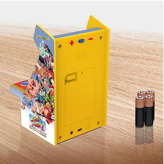 6.7" SUPER STREET FIGHTER II PORTABLE RETRO ARCADE (2 GAMES IN 1)
