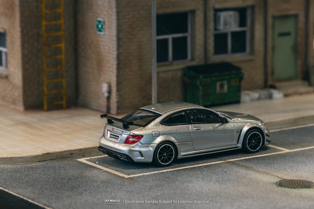 Tarmac Works 1/64 Mercedes-Benz C 63 AMG Coupe Black Series Silver Metallic Global64  Diecast Car