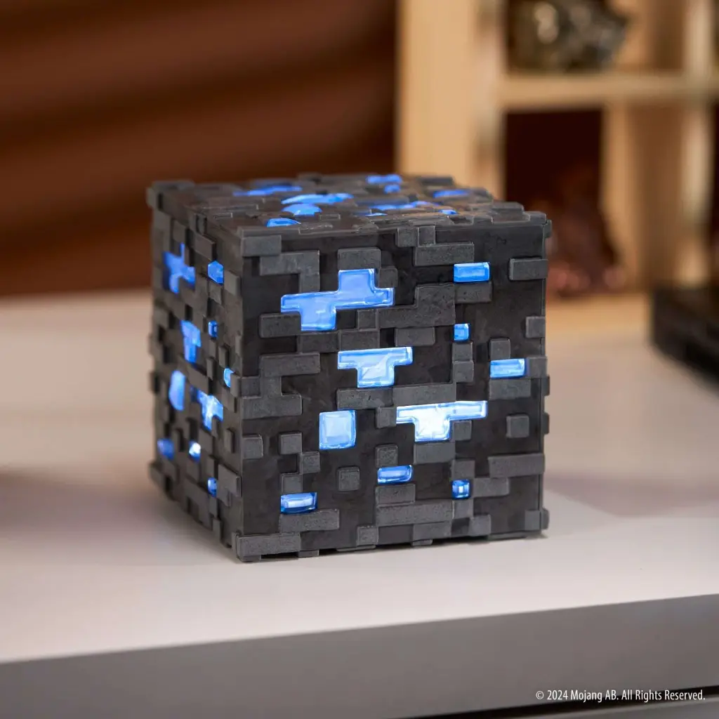 nn3724-minecraft-diamond-ore-enviro-02-1536x1536.webp