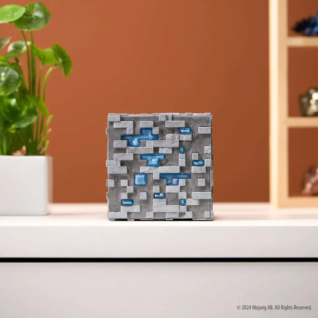 nn3724-minecraft-diamond-ore-enviro-01-1536x1536.webp